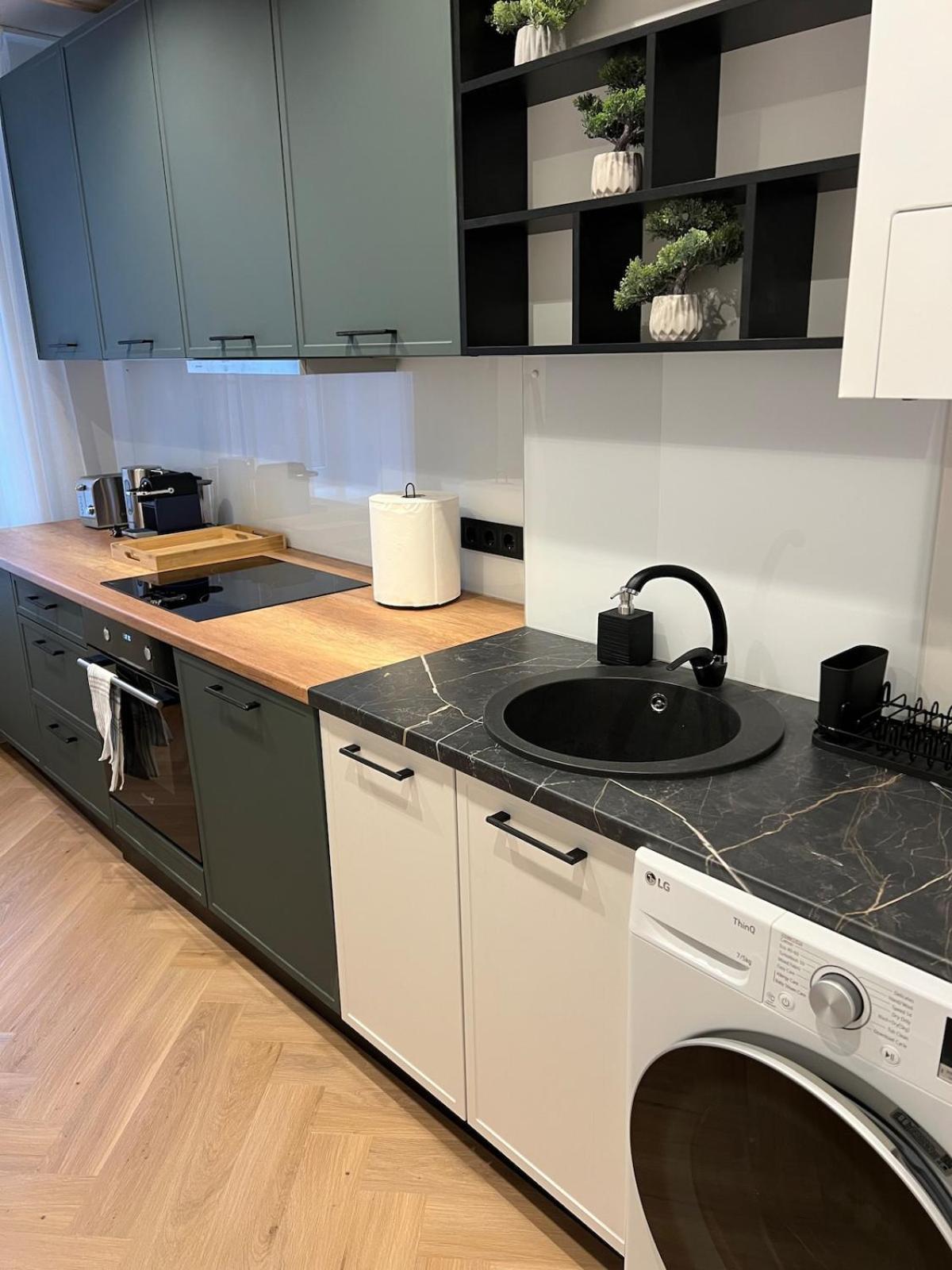 Cozy 2 -room In The Center Of - Lacplesa Appartement *